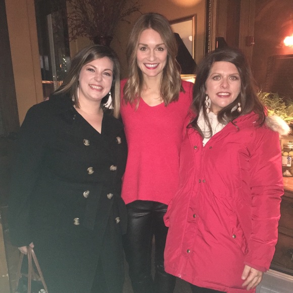 Meet your Posher, Alexis - Picture 3 of 3